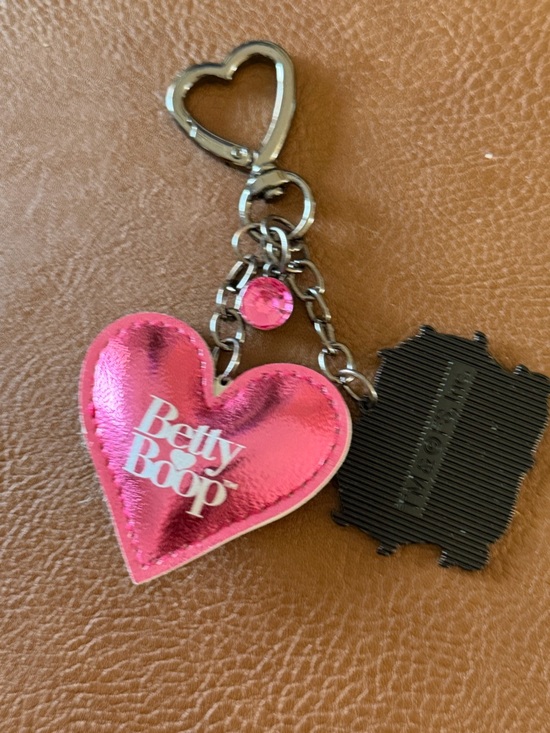 Betty Boop Pink Heart Keychain Charm - Picture 3 of 3